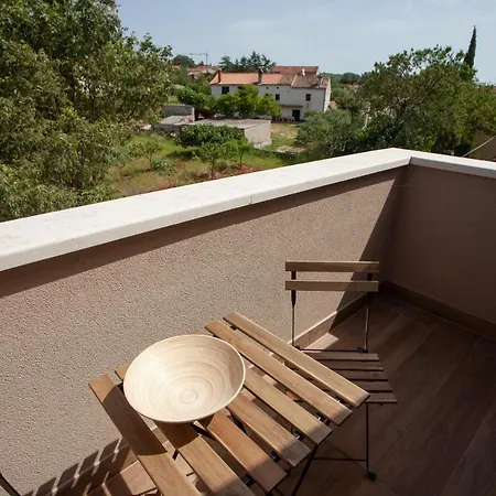 Ozren Villa *
